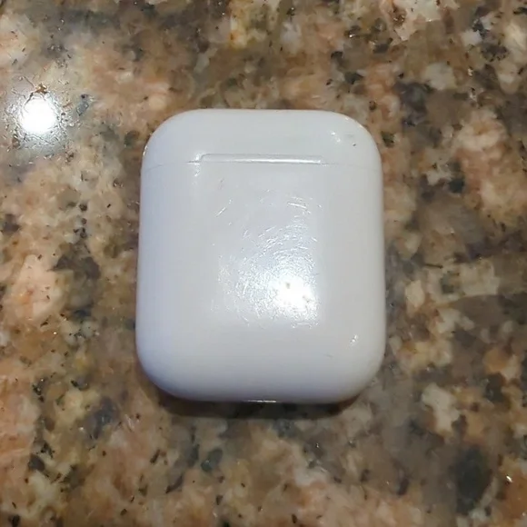 🎧 Apple AirPods (1st Generation) - Picture 3 of 4